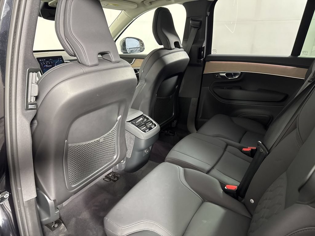 Used 2025 Volvo XC90 B6 Plus AWD/4WD image 24