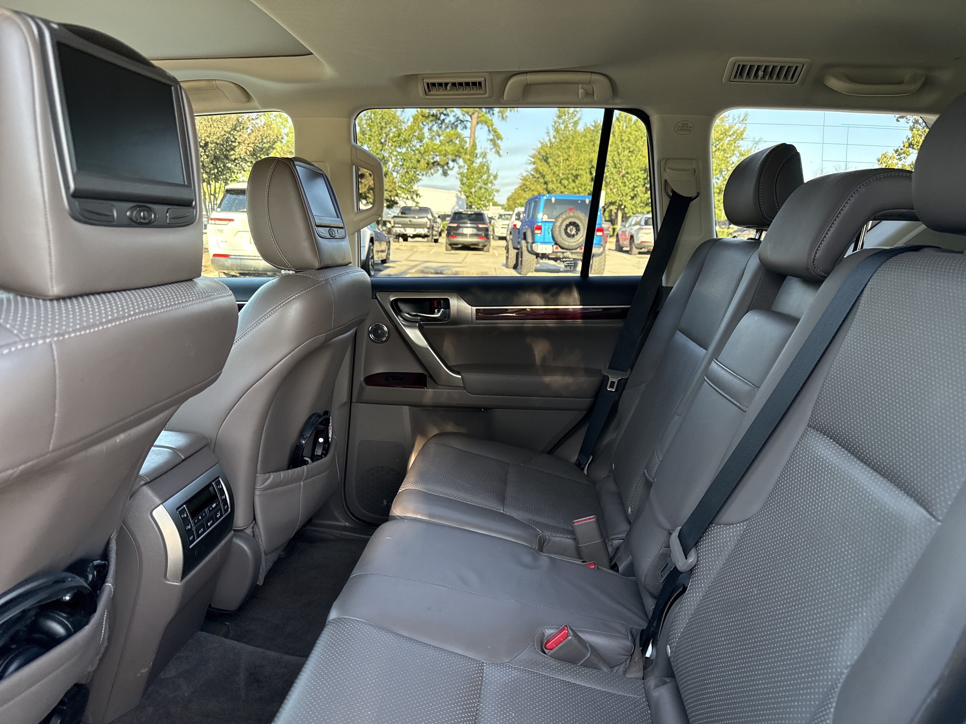 Used 2016 Lexus GX 460 Luxury AWD/4WD image 30