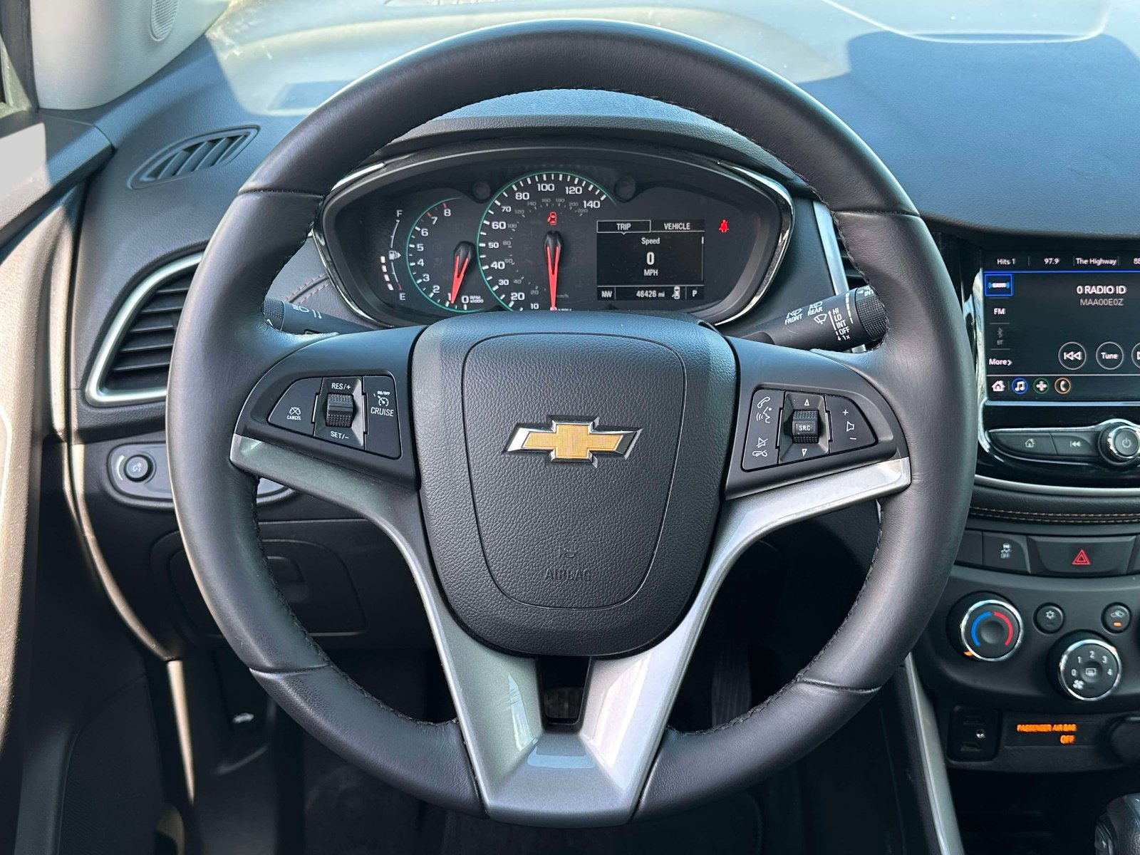 Used 2022 Chevrolet Trax LT w/ Midnight Edition image 15