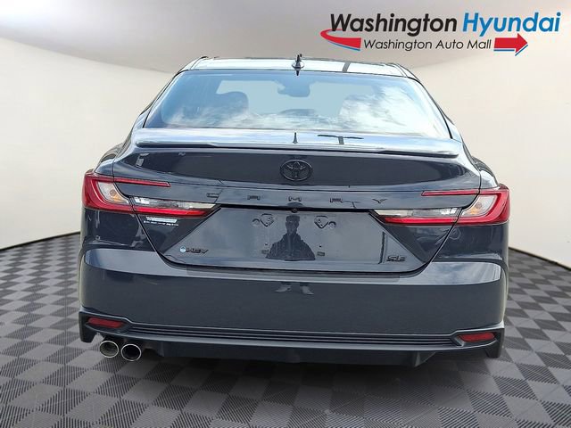 Used 2025 Toyota Camry SE image 5