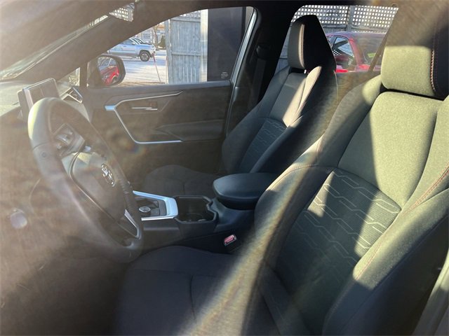 Used 2024 Toyota RAV4 SE image 11