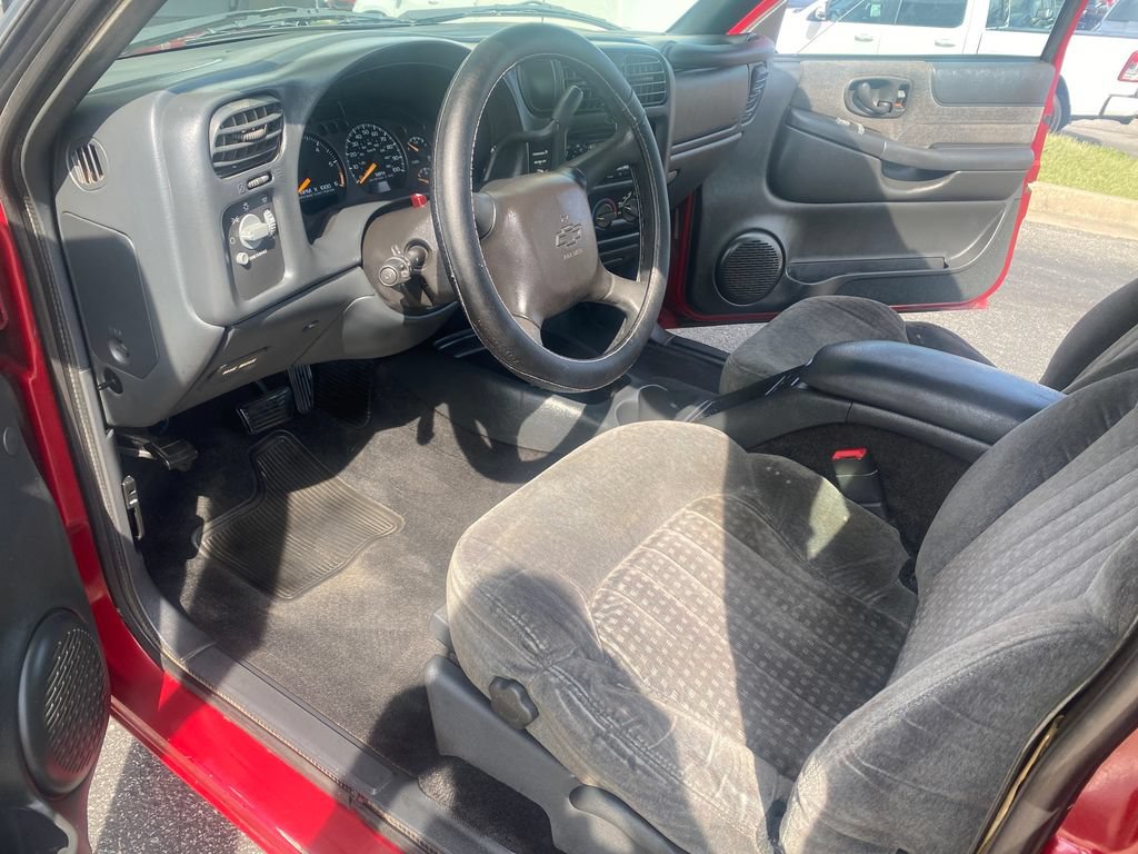 Used 2001 Chevrolet S10 Pickup LS w/ Preferred Equipment Group RWD image 9