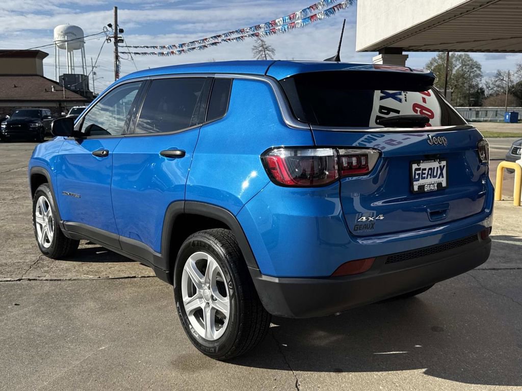 Used 2024 Jeep Compass Sport image 9