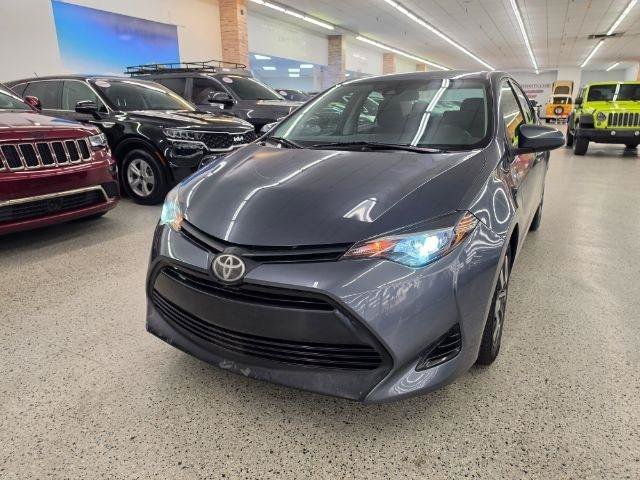 Used 2017 Toyota Corolla LE FWD image 2