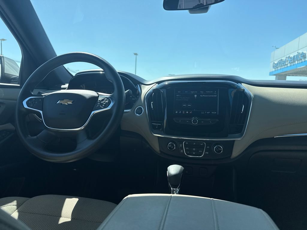 Used 2022 Chevrolet Traverse LS FWD image 14