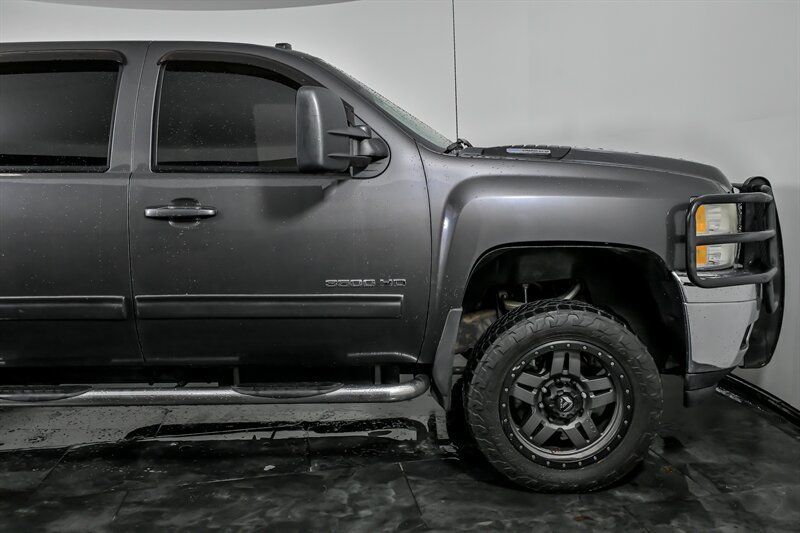 Used 2011 Chevrolet Silverado 3500 LTZ w/ LTZ Plus Package AWD/4WD image 11