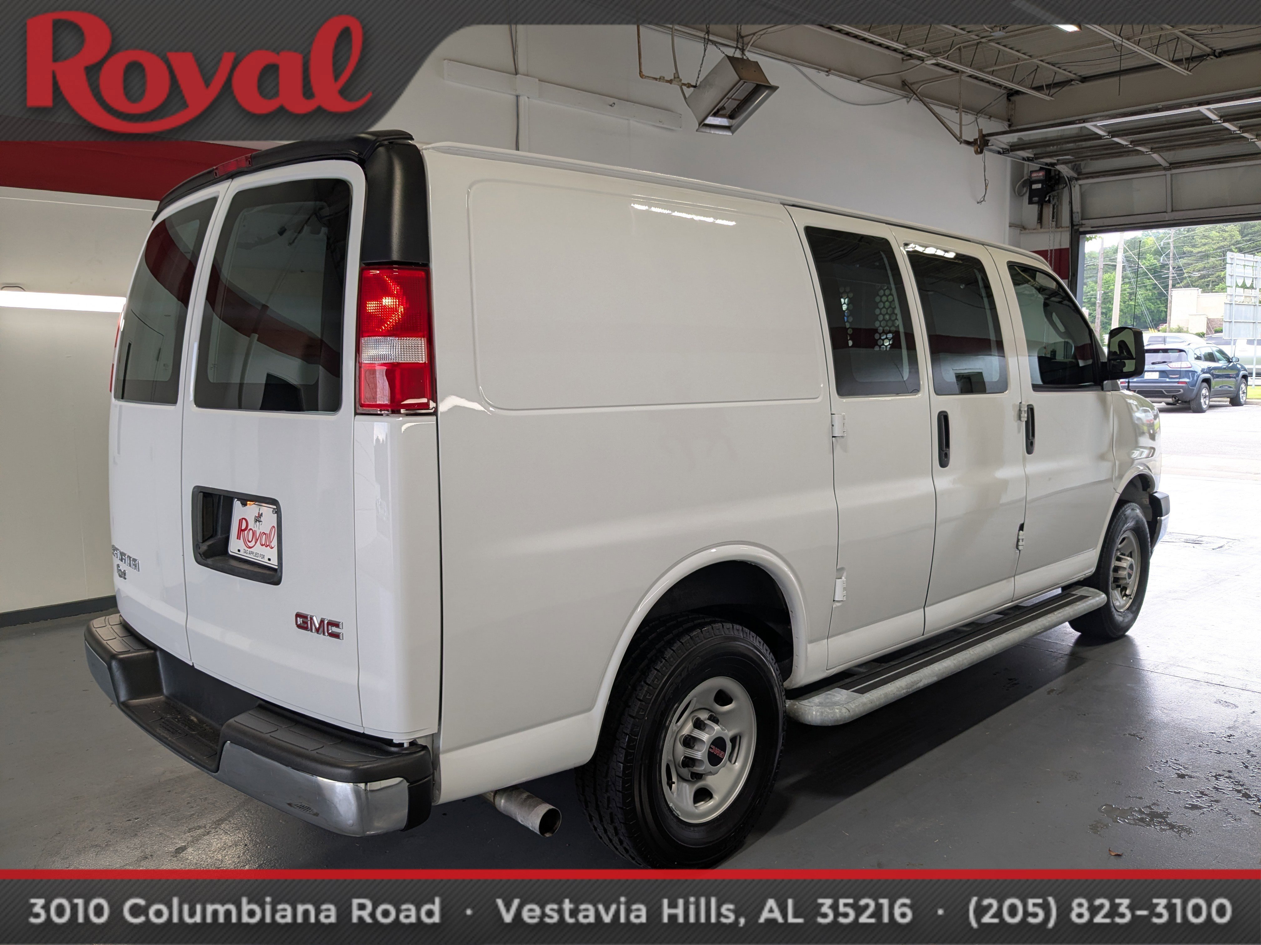Used 2024 GMC Savana 2500 w/ Driver Convenience Package RWD image 4