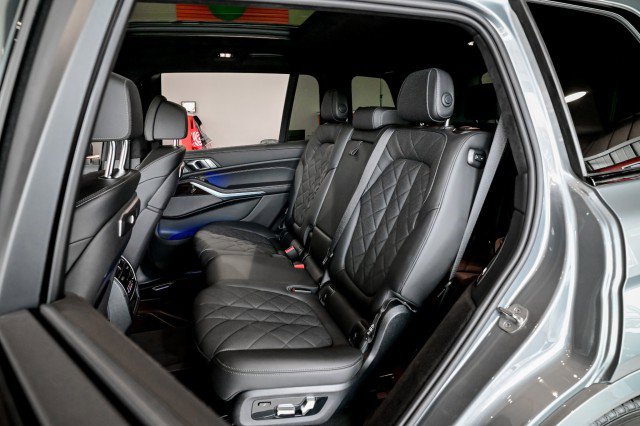 Used 2024 BMW X7 xDrive40i w/ M Sport Package image 18