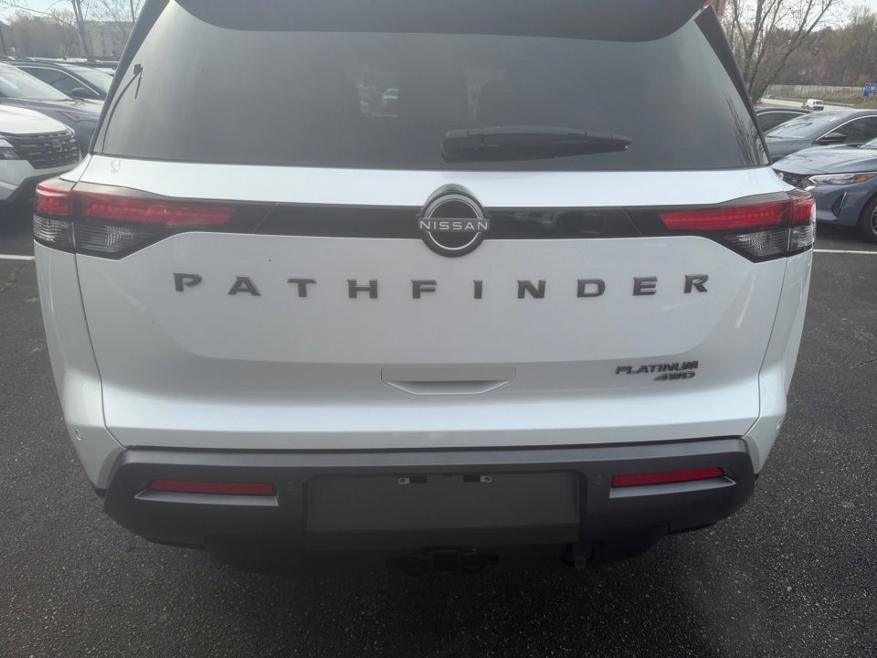 New 2026 Nissan Pathfinder Platinum image 14