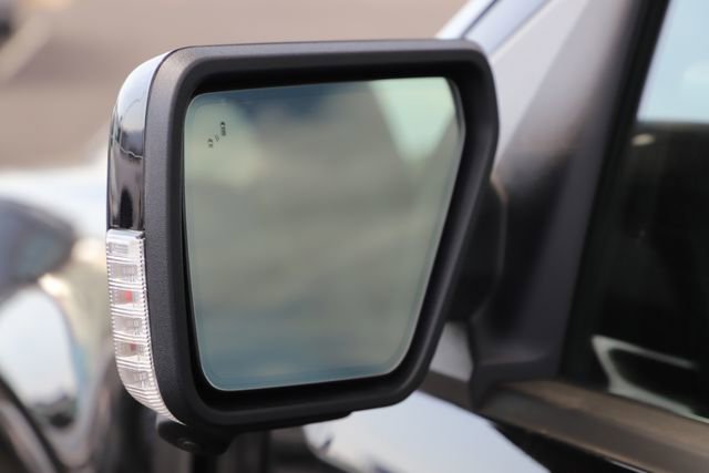 Used 2023 Ford F150 Lariat w/ Max Trailer Tow Package image 14