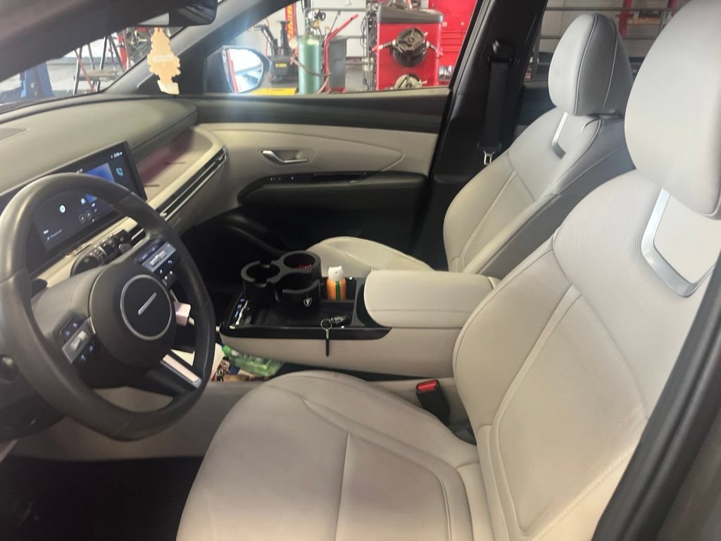 Used 2025 Hyundai Tucson Limited FWD image 5