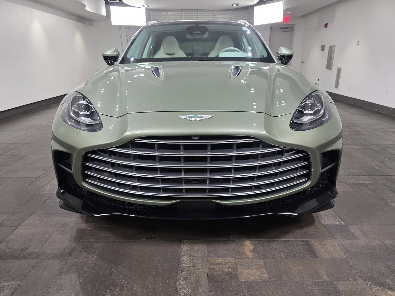 New 2026 Aston Martin DBX 707 image 7