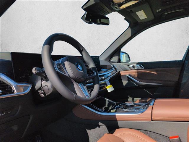 New 2026 BMW X5 xDrive50e image 3