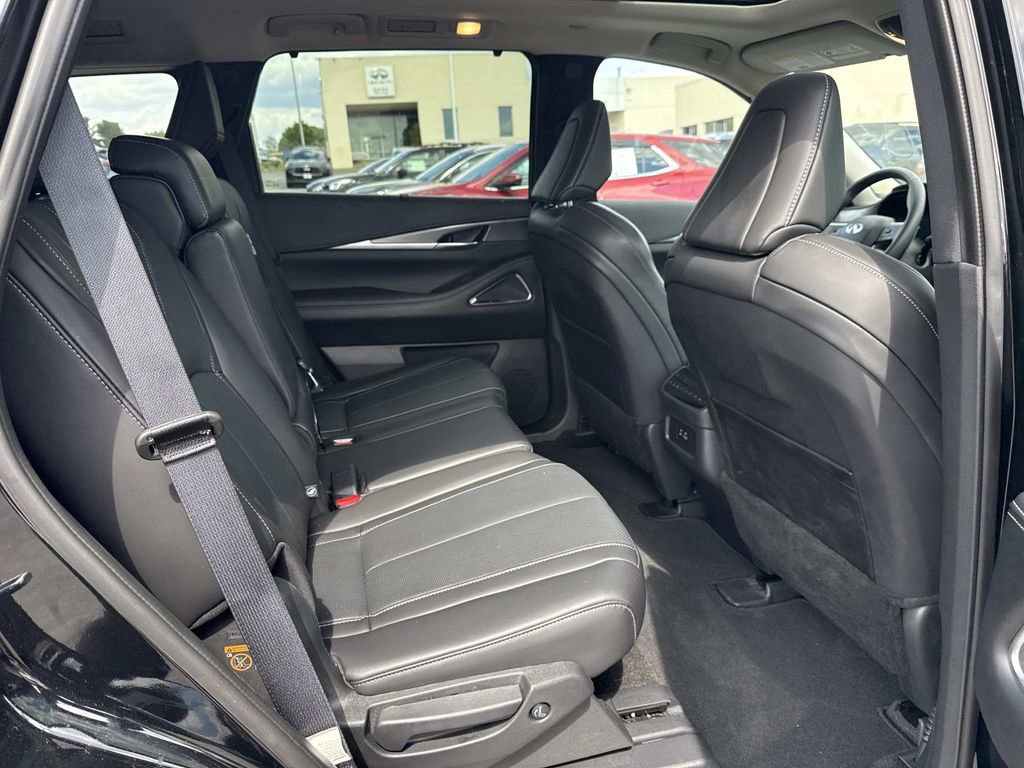 Certified 2025 INFINITI QX60 Luxe w/ Cargo Package AWD/4WD image 21