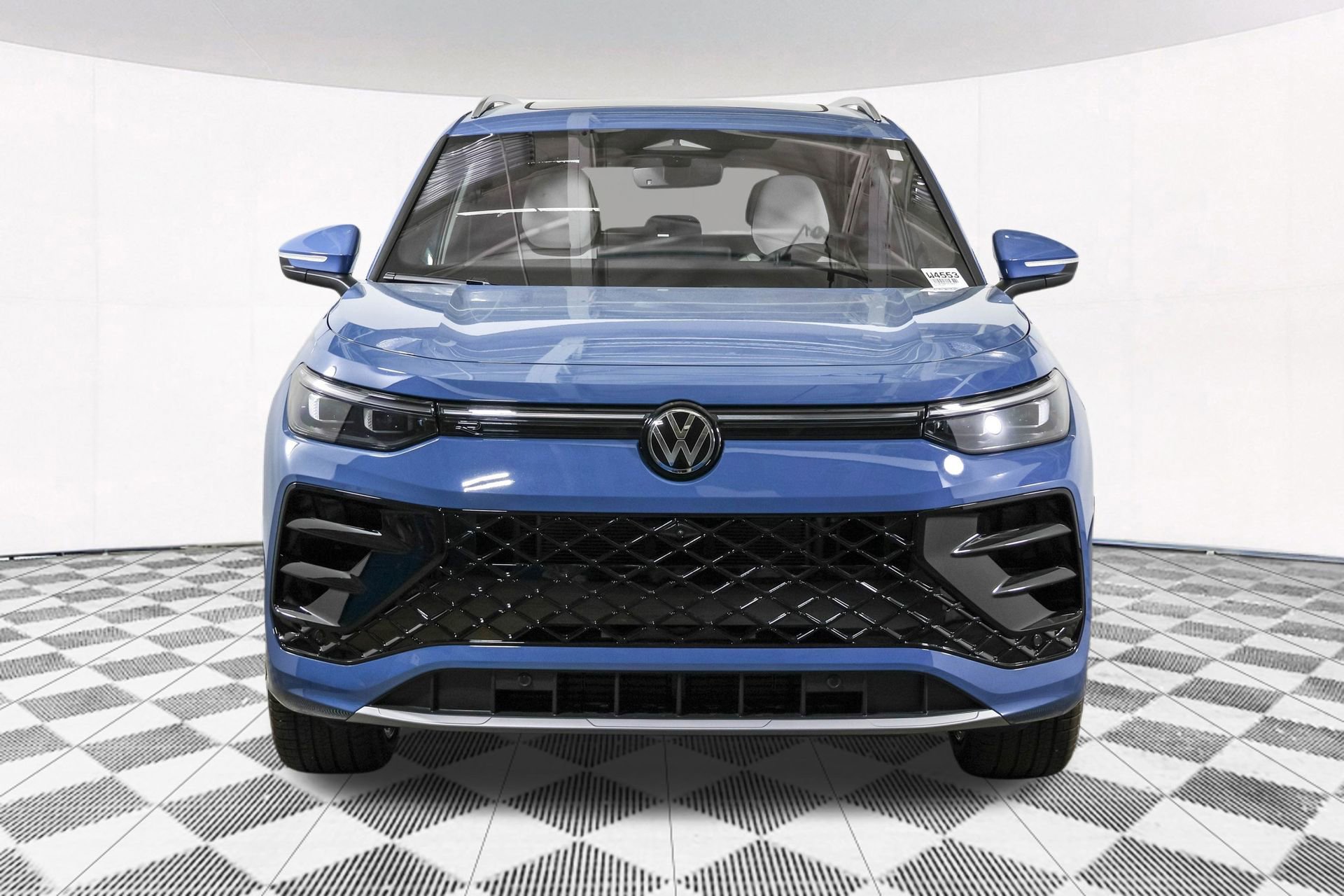 New 2026 Volkswagen Tiguan SEL R-Line AWD/4WD image 8