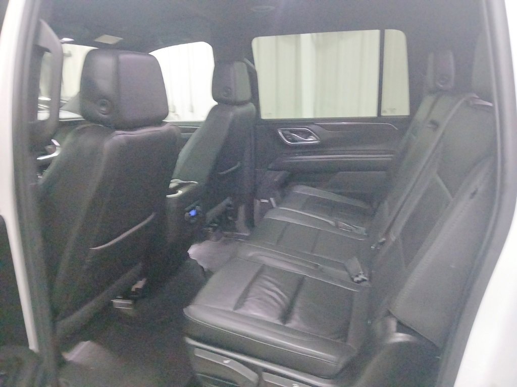 Used 2024 Chevrolet Suburban LT image 24