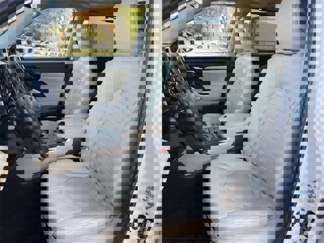 Used 2023 Toyota Highlander XLE image 28