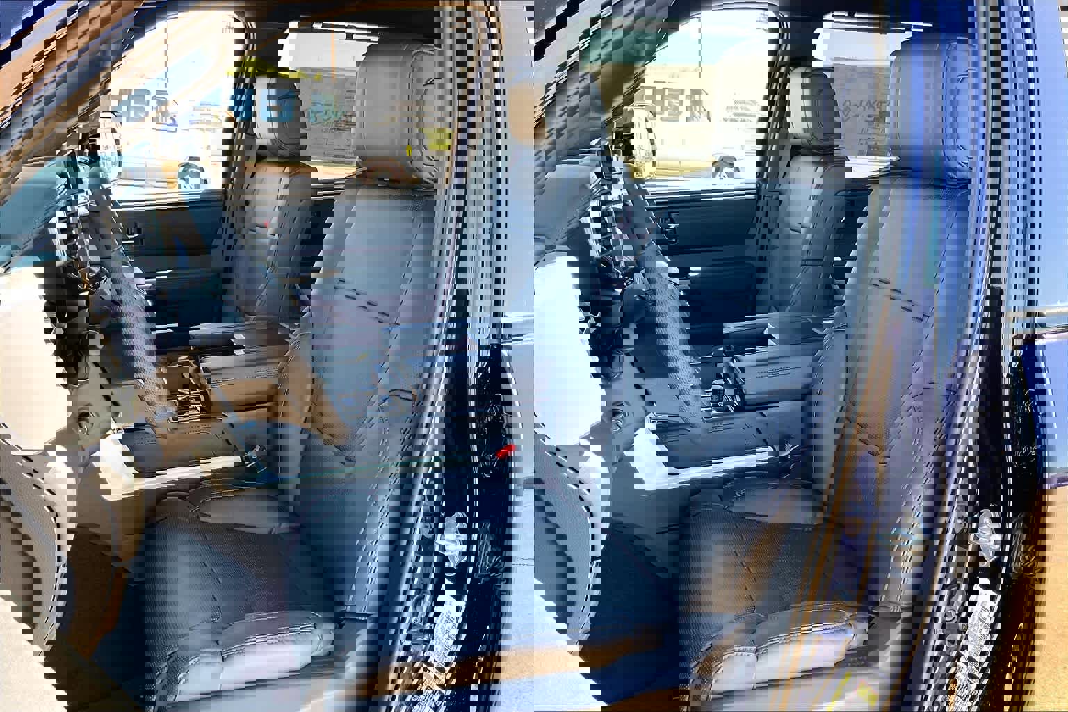 New 2025 Toyota Tundra Platinum image 9