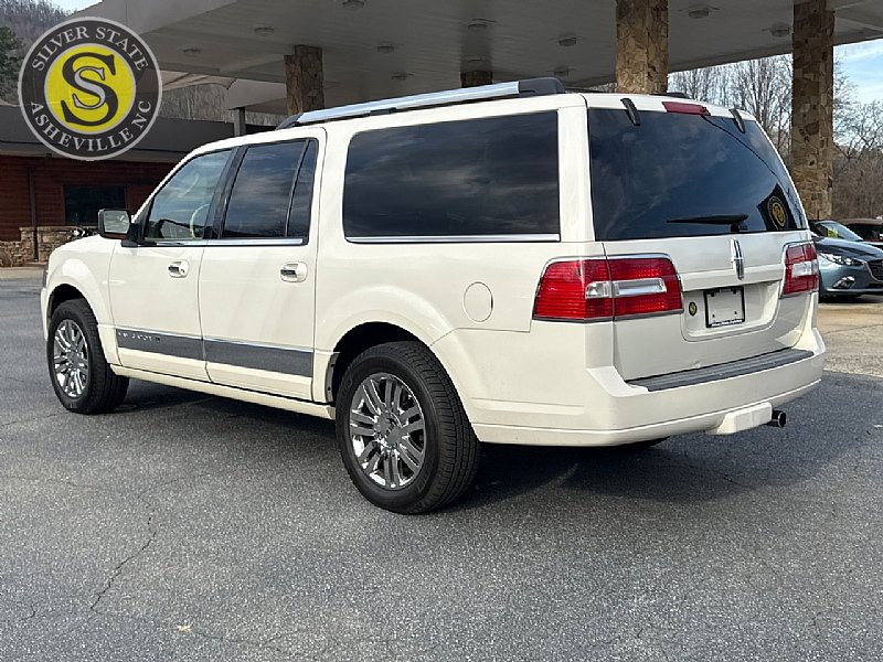 Used 2008 Lincoln Navigator L 4WD image 4