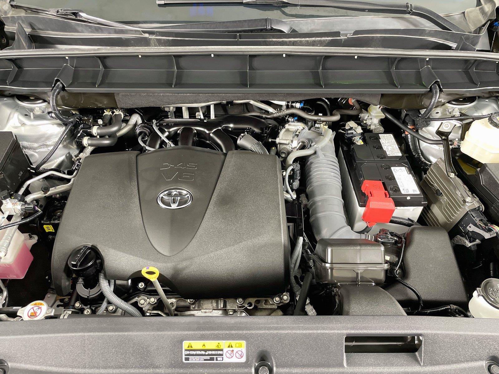 Used 2022 Toyota Highlander XLE AWD/4WD image 35