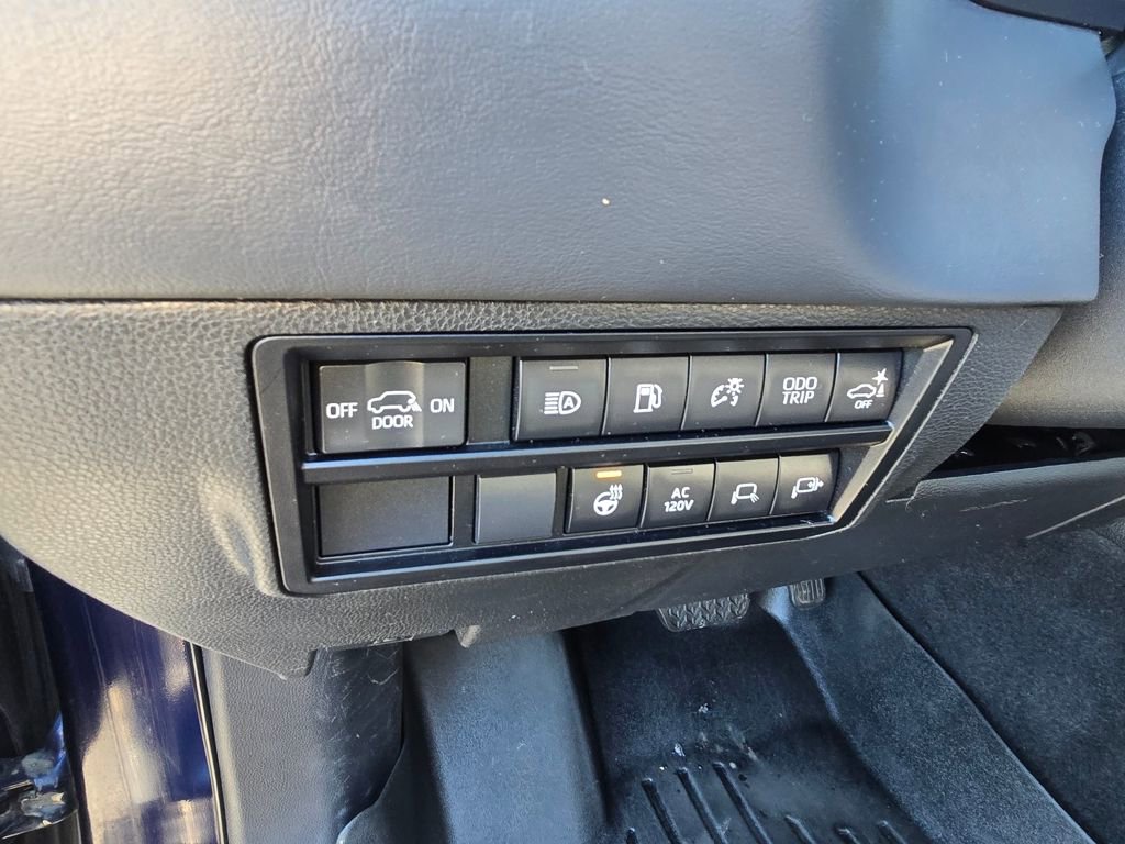 Certified 2023 Toyota Sequoia Platinum image 19