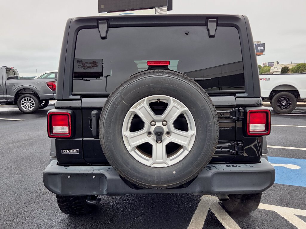 Used 2022 Jeep Wrangler Unlimited Sport AWD/4WD image 8