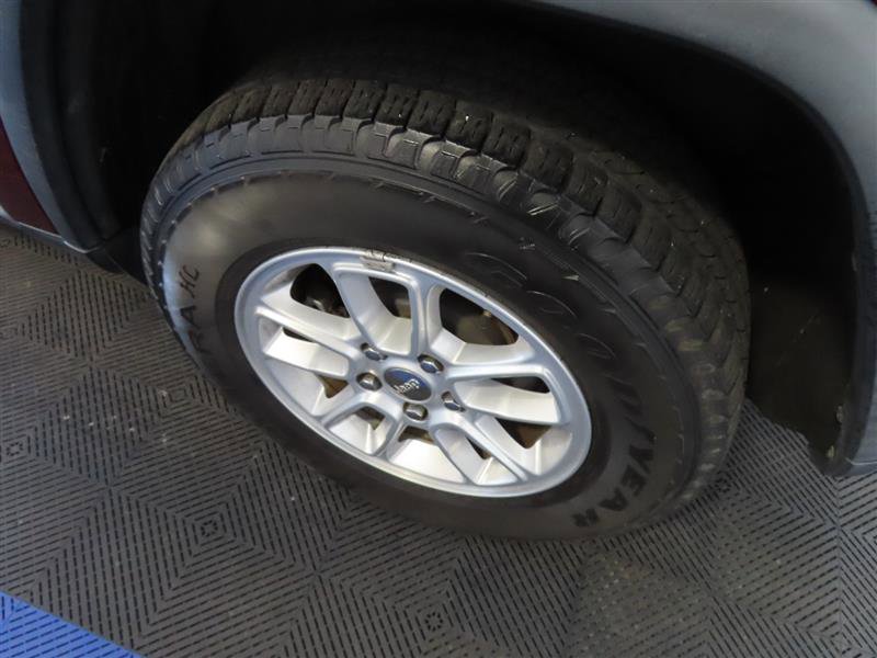 Used 2019 Jeep Grand Cherokee Laredo image 7