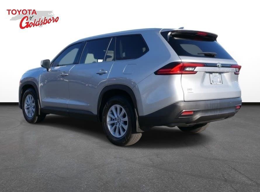 Used 2025 Toyota Grand Highlander AWD image 8