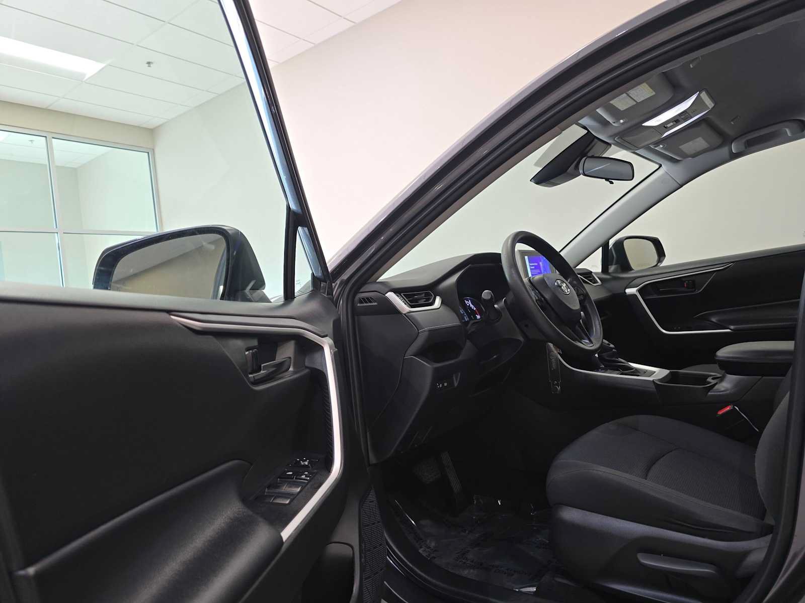 Certified 2023 Toyota RAV4 LE AWD/4WD image 21