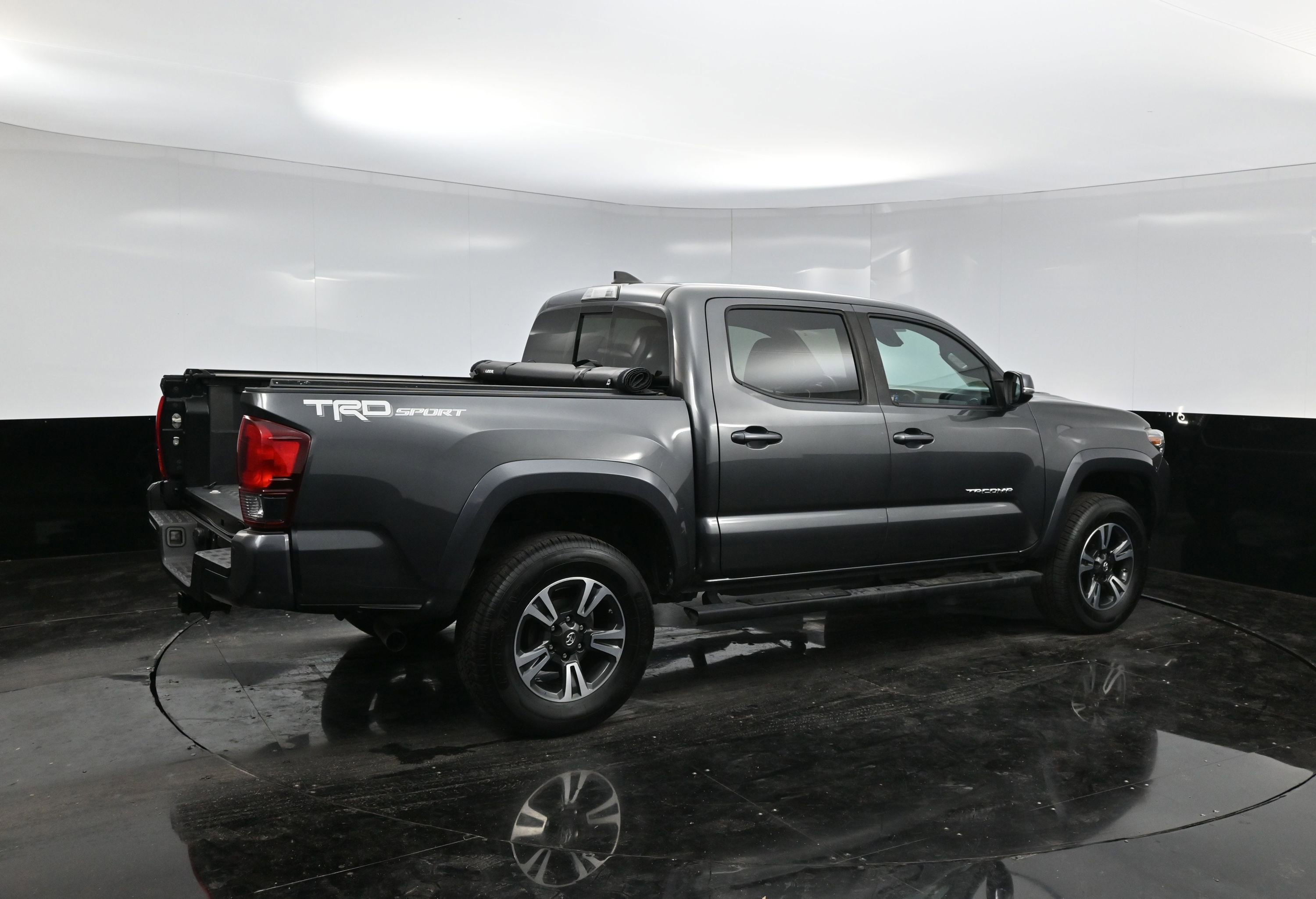 Used 2019 Toyota Tacoma SR5 image 7