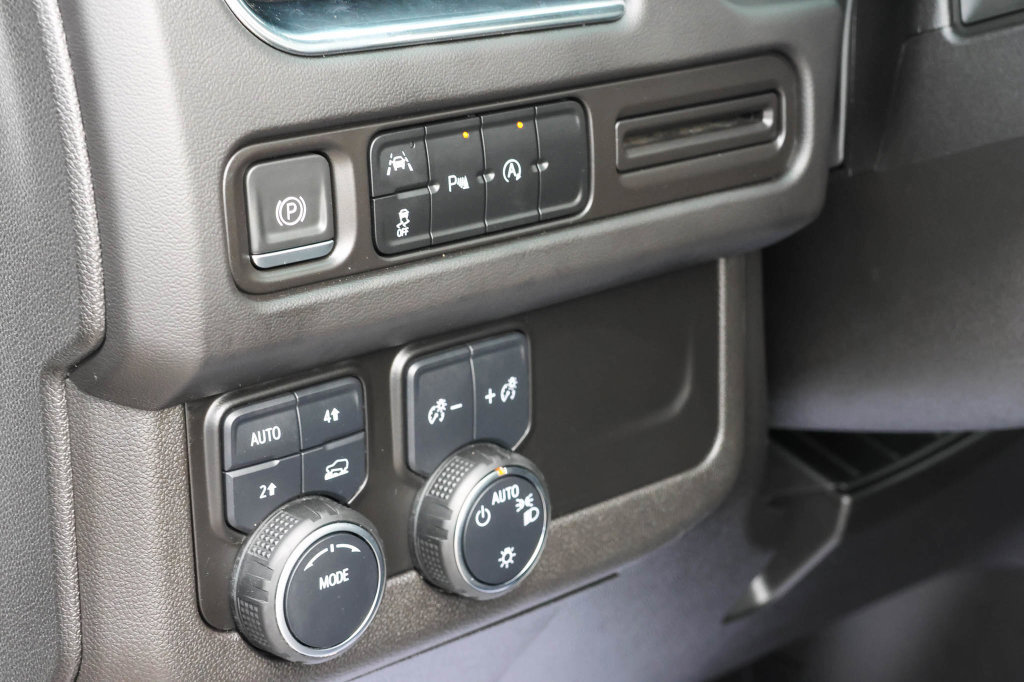 Used 2023 Chevrolet Tahoe RST AWD/4WD image 13