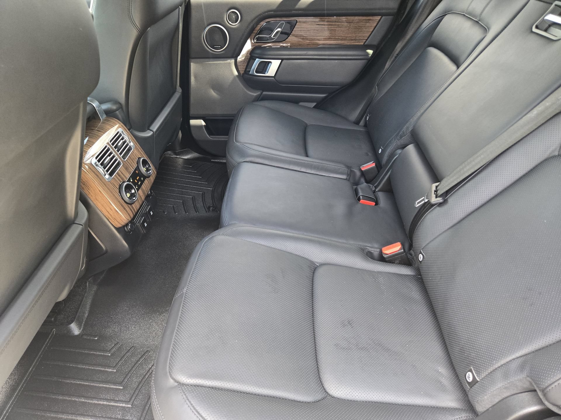 Used 2019 Land Rover Range Rover HSE AWD/4WD image 25