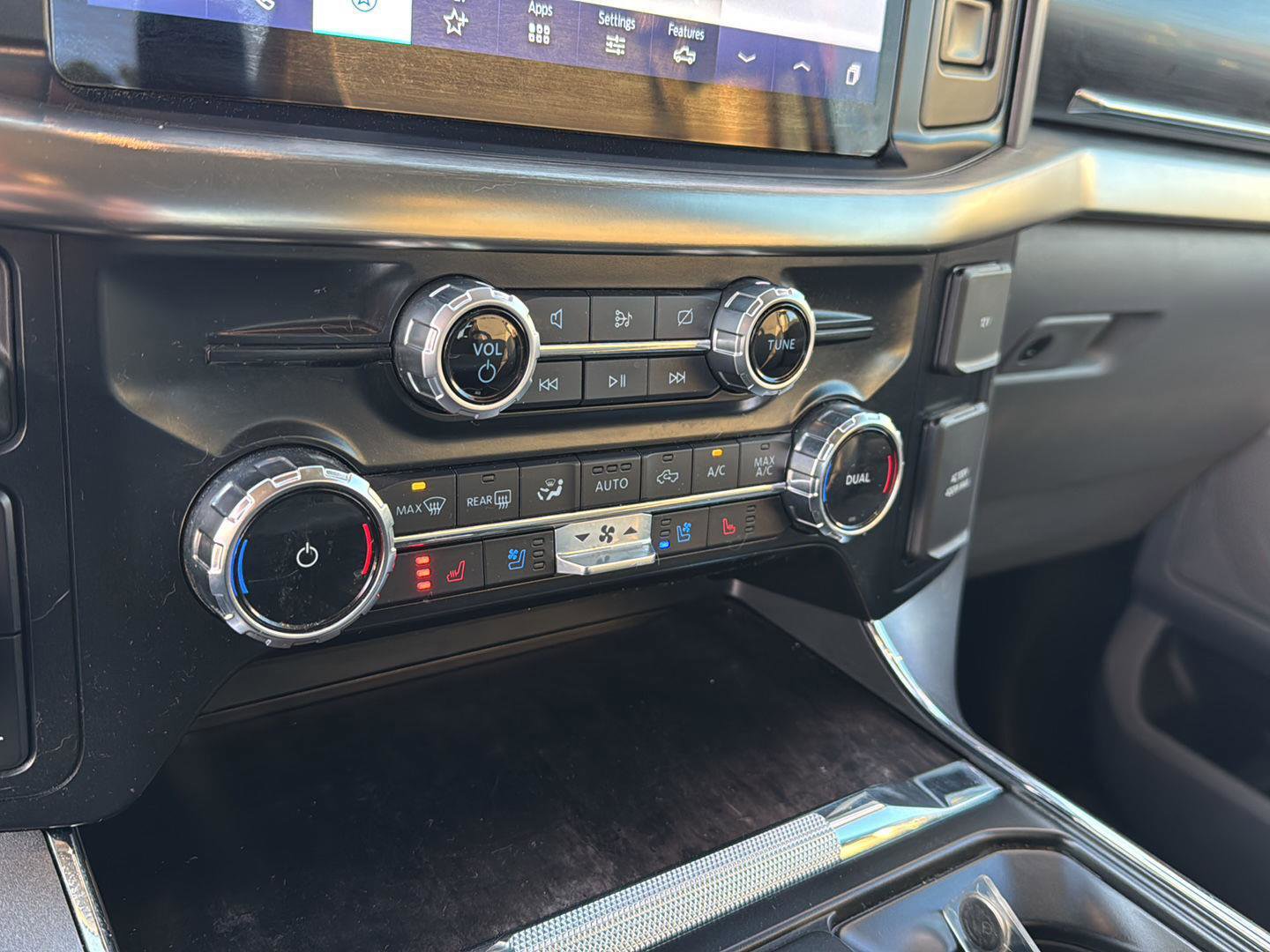 Used 2023 Ford F150 Lariat image 25