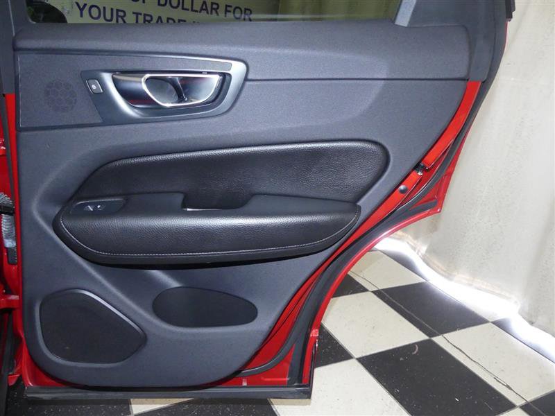 Used 2019 Volvo XC60 T5 Inscription AWD/4WD image 29