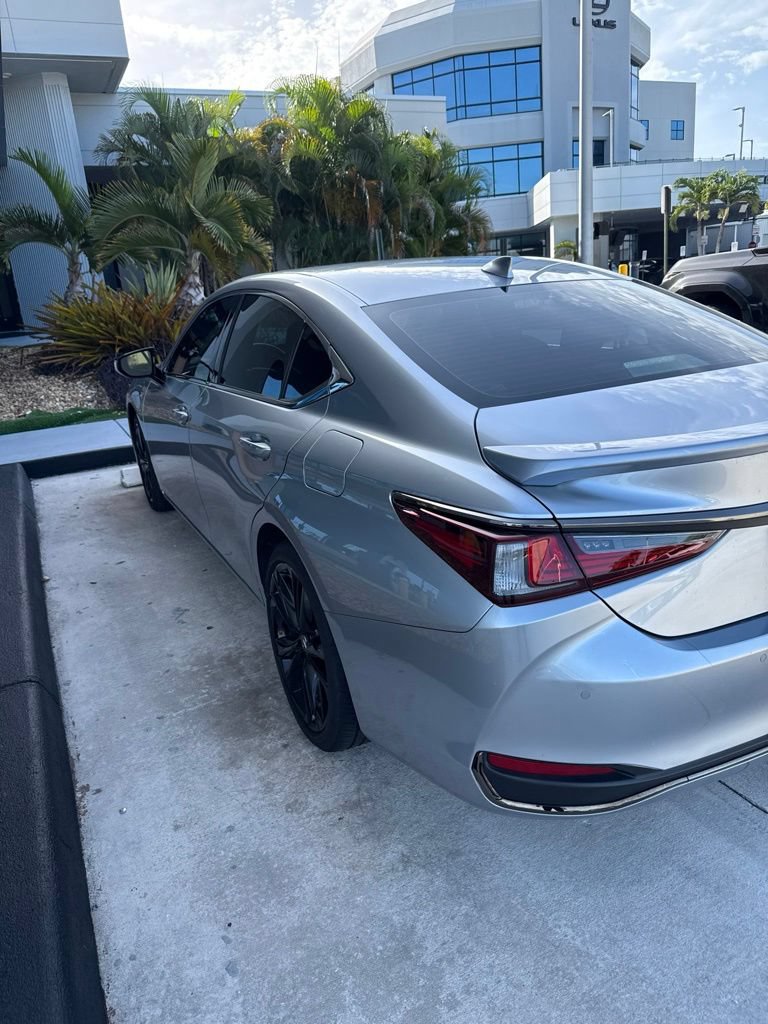 Used 2024 Lexus ES 300h F Sport w/ Accessory Package (Z2) FWD image 7