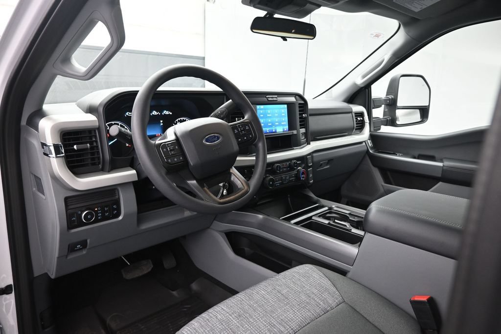 New 2026 Ford F350 XLT w/ FX4 Off-Road Package AWD/4WD image 15