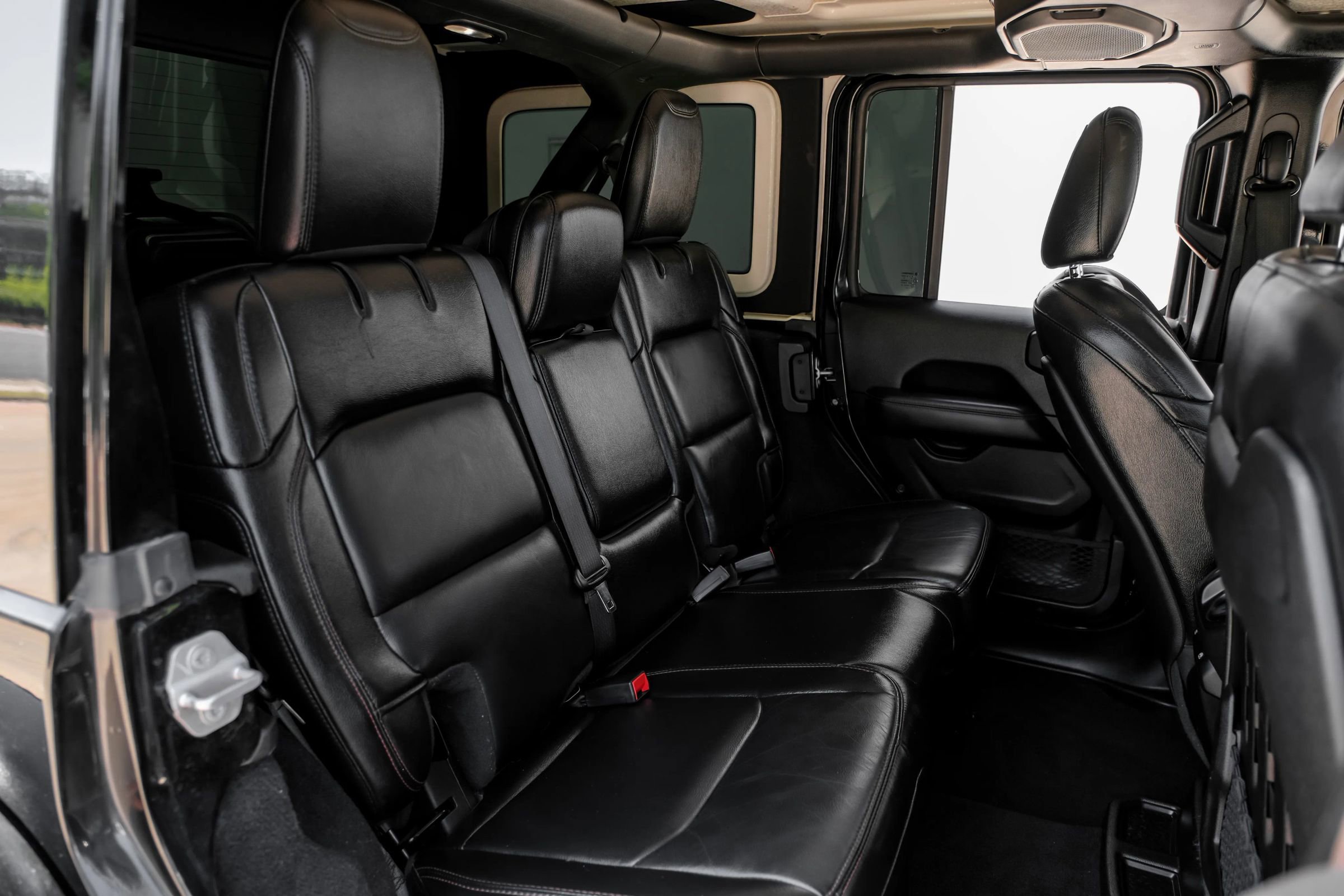 Used 2019 Jeep Wrangler Unlimited Rubicon image 34