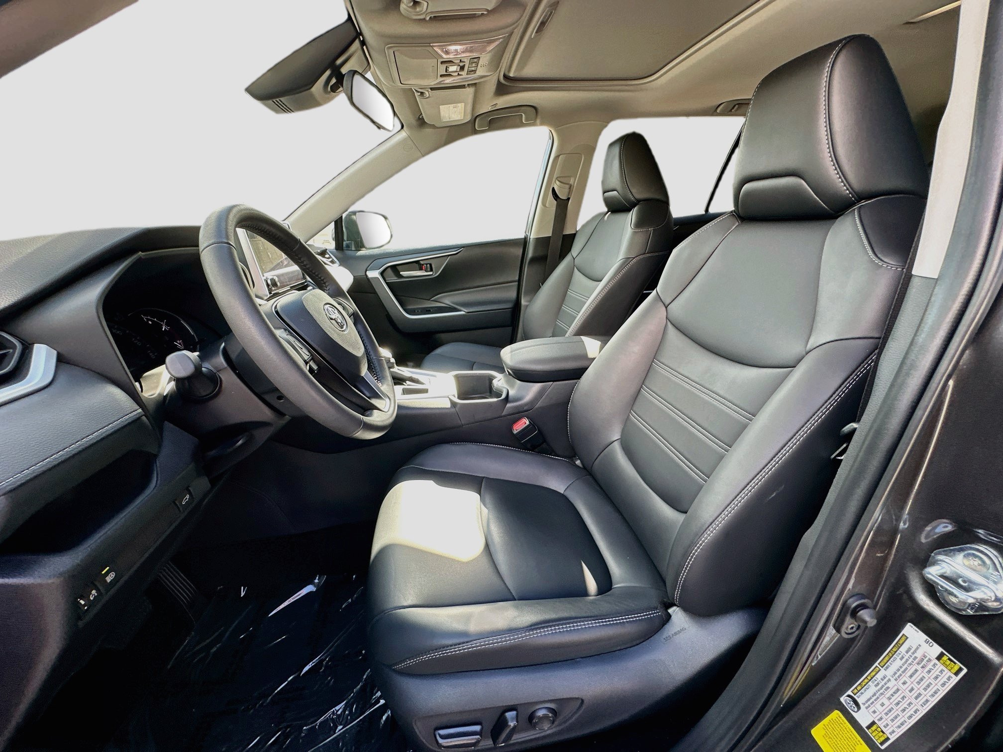 Used 2025 Toyota RAV4 XLE Premium FWD image 18