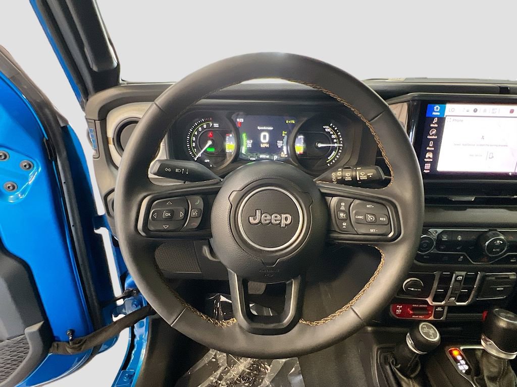 Used 2024 Jeep Wrangler Unlimited image 11