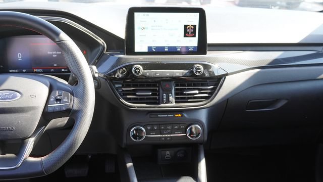 Used 2025 Ford Escape ST-Line AWD/4WD image 16