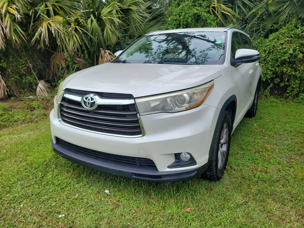 Used 2015 Toyota Highlander XLE FWD image 8
