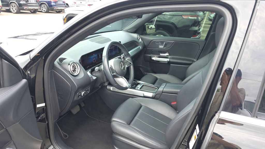 Used 2024 Mercedes-Benz GLB 250 image 23