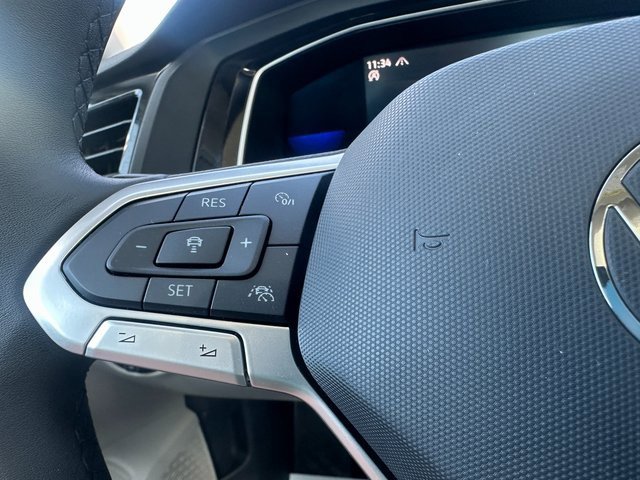 Used 2022 Volkswagen Jetta SE image 34