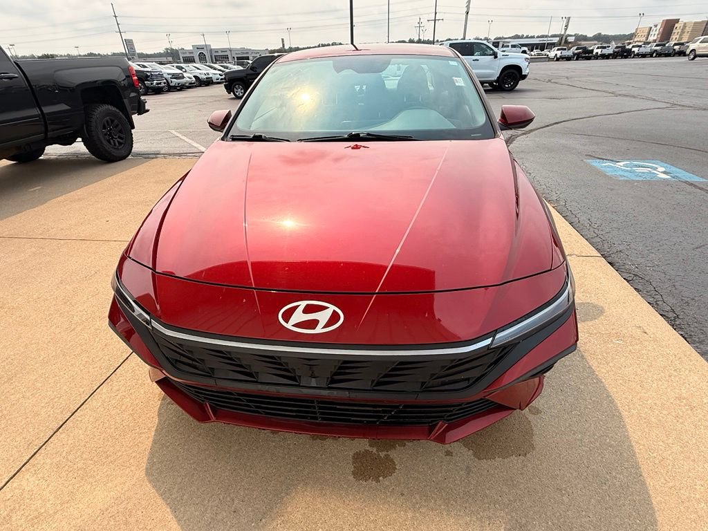 Used 2024 Hyundai Elantra SEL FWD image 4