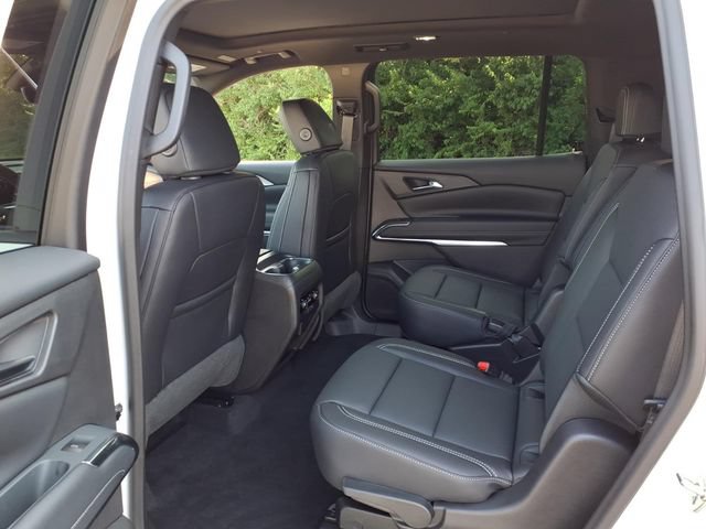 New 2027 Chevrolet Traverse LT w/ Sun and Wheel Package FWD image 6