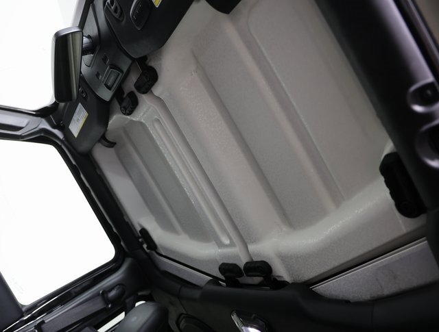 Used 2018 Jeep Wrangler Unlimited Sahara image 5