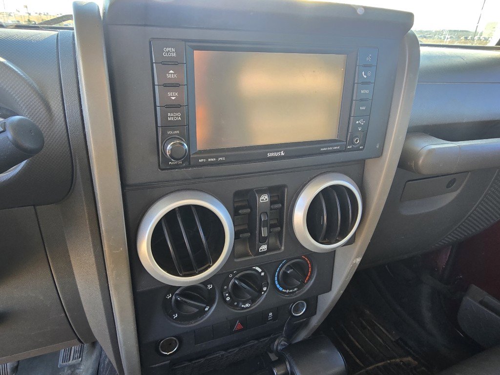 Used 2010 Jeep Wrangler Unlimited Sahara w/ Mopar Chrome Edition Group image 19