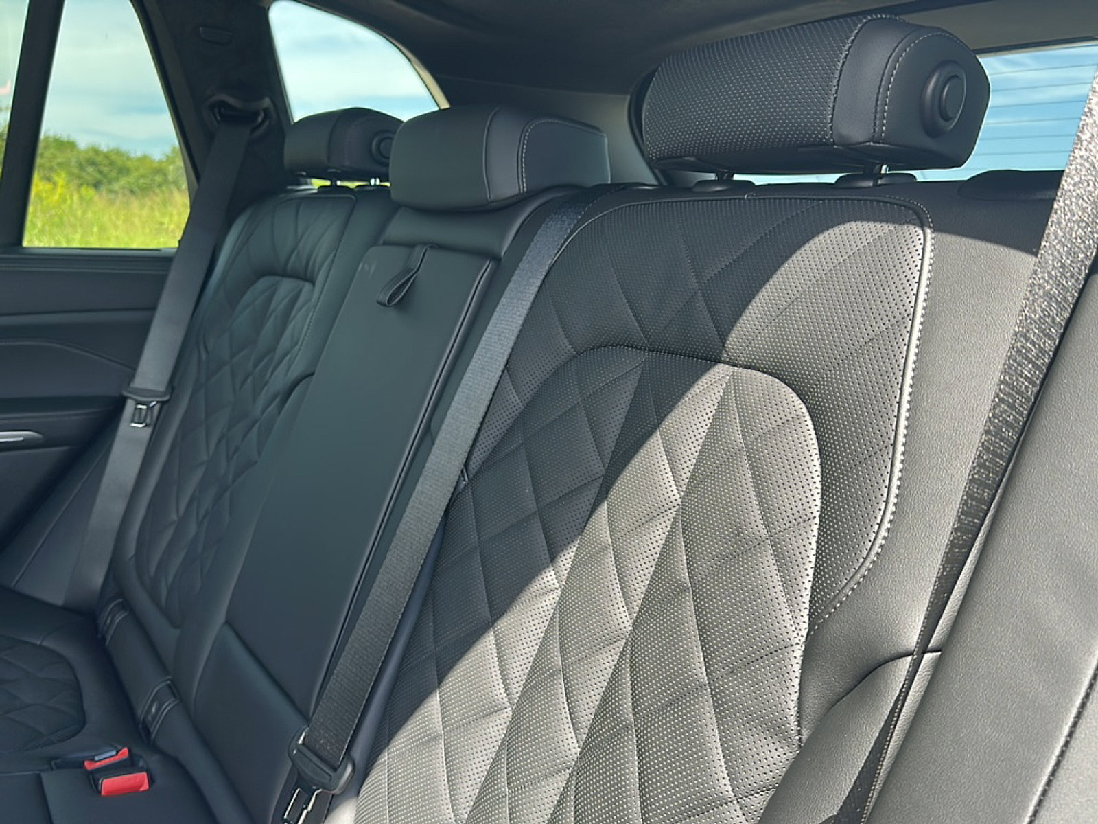 New 2026 BMW X5 M60i image 16