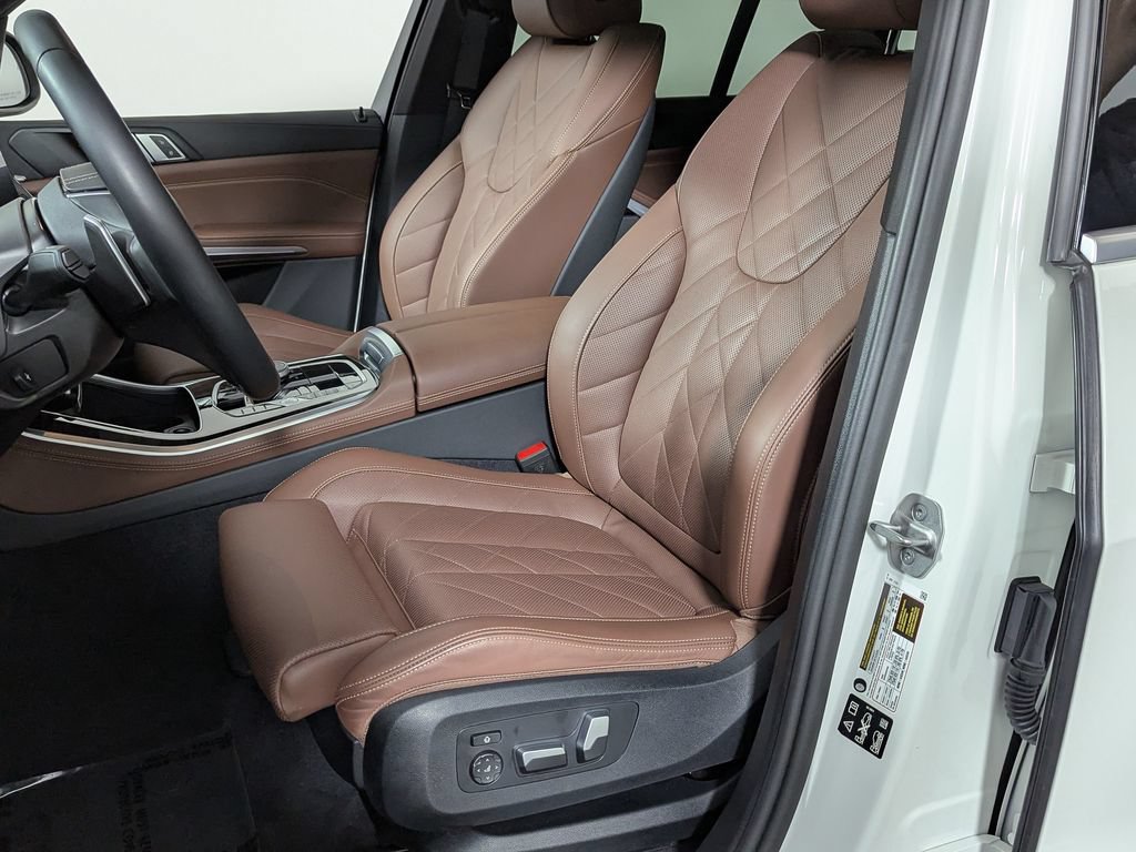 Used 2025 BMW X5 xDrive40i w/ Premium Package AWD/4WD image 18
