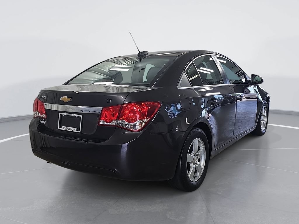 Used 2016 Chevrolet Cruze LT FWD image 3